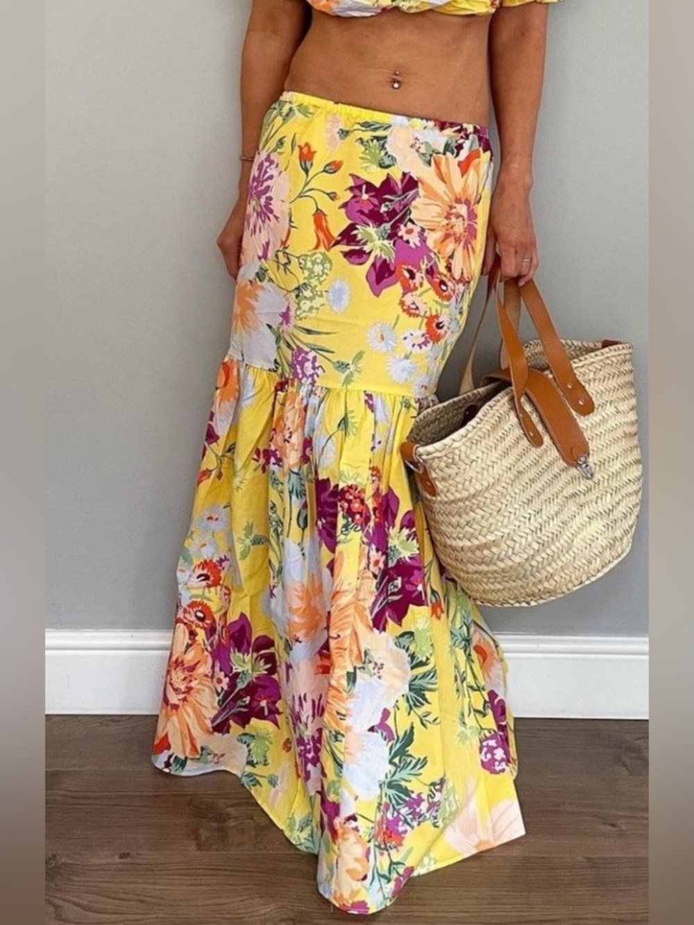 H&M FLORAL PRINT SKIRT.